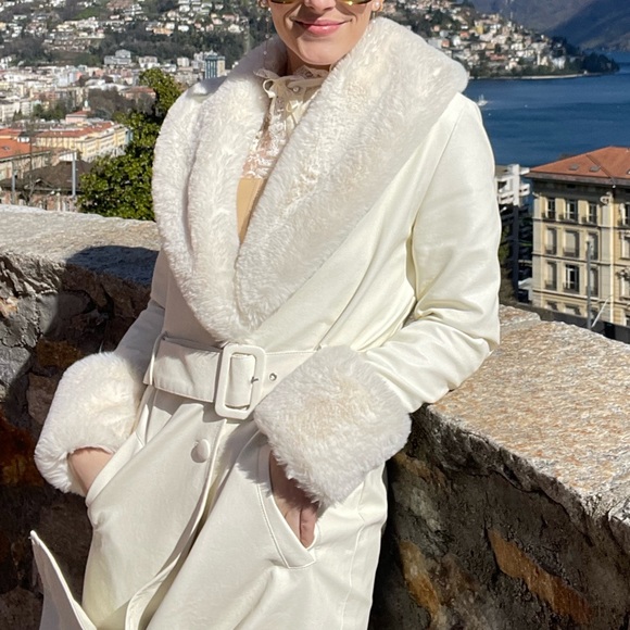 WHITE LEATHER AND FUR JACKET - Picture 2 of 4